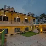 Hotel Jai Deluxe- Paharganj New Delhi Railway Station