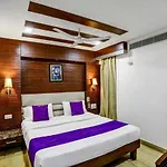 Hotel Jai Deluxe- Paharganj New Delhi Railway Station