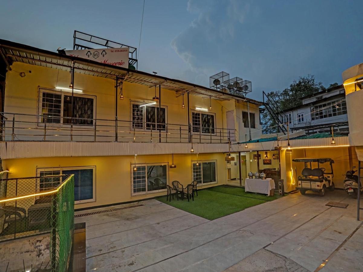 Jai Deluxe- Paharganj Railway Station Hotel 4*