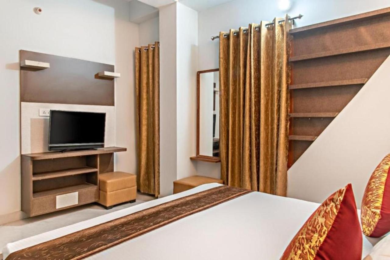 Jai Deluxe- Paharganj Railway Station Hotel