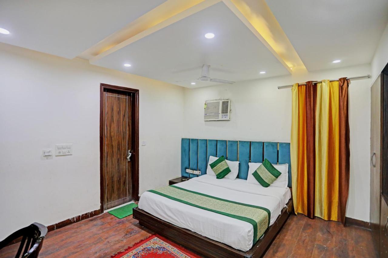 Hotel Jai Deluxe- Paharganj Railway Station